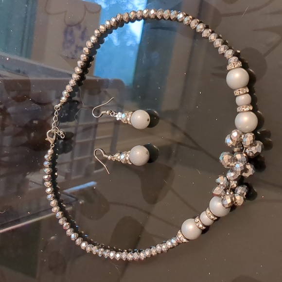 Earring and Necklace set - Picture 1 of 2